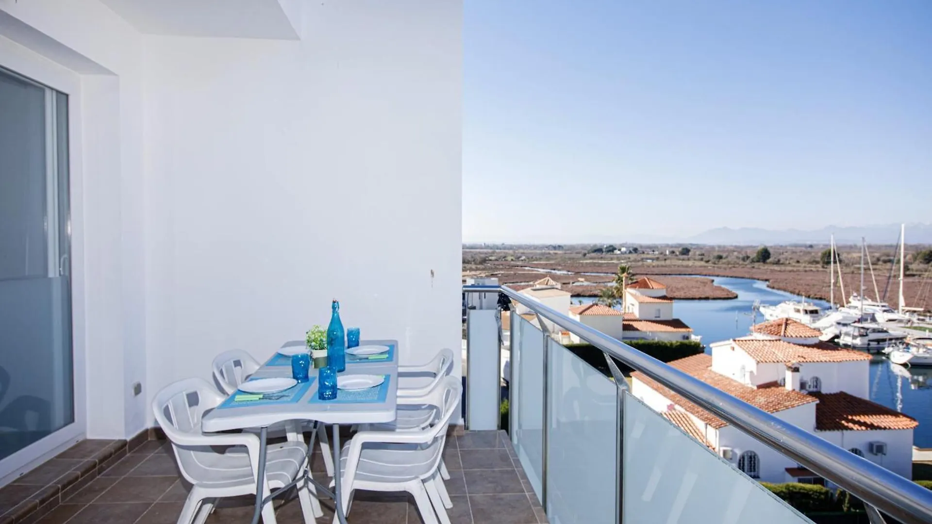 Beautiful Apartment With View Empuriabrava
