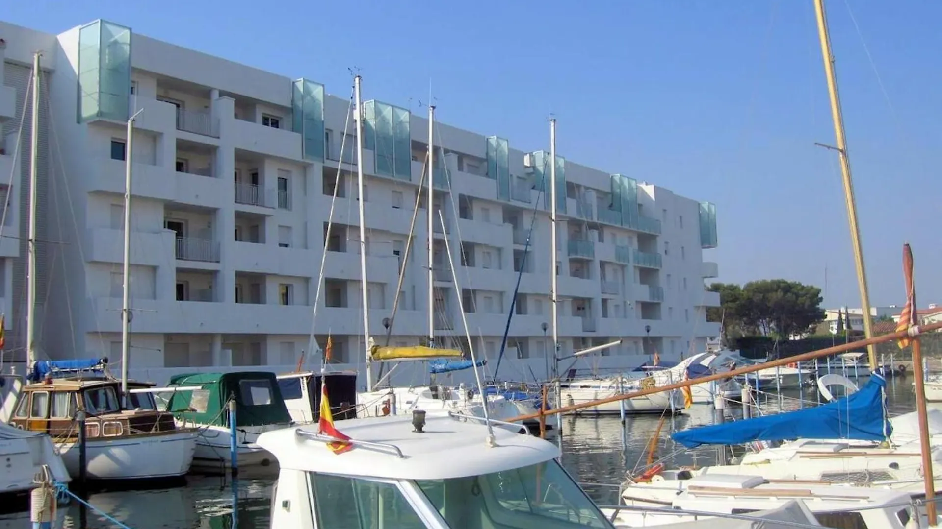 Beautiful Apartment With View Empuriabrava 0*,